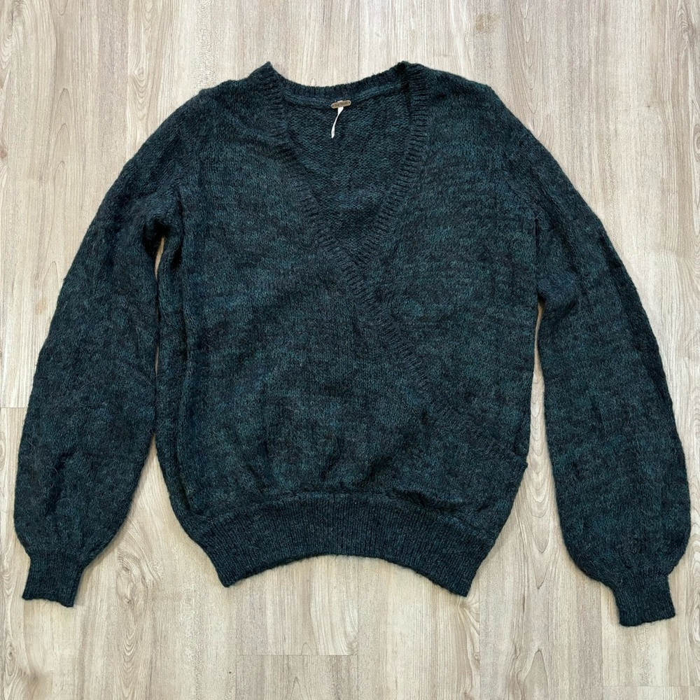 Free‎ People Wool Blend Karina Slouchy Wrap Front Sweater Size XS Black Green